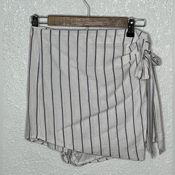 TOBI Linen Blend Lined Skorts Sz Med - Picture 1 of 9